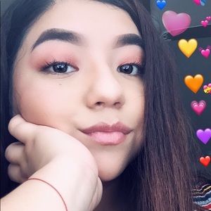 Meet your Posher, Daniela